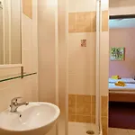 Lumis Hotel *