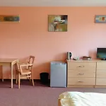 Lumis Hotel *