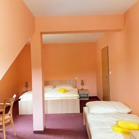 Lumis Hotel *